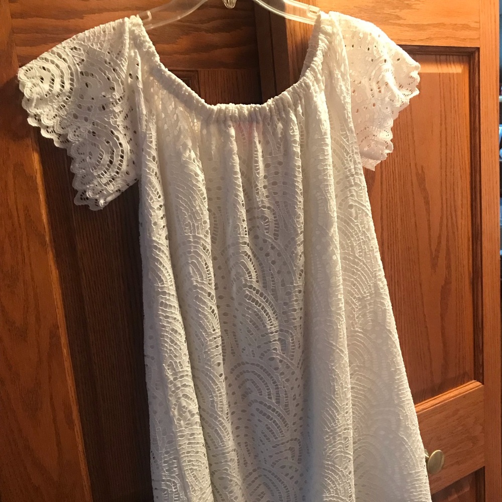 White Lace Women’s Dress cap sleeves size Medium like new condition